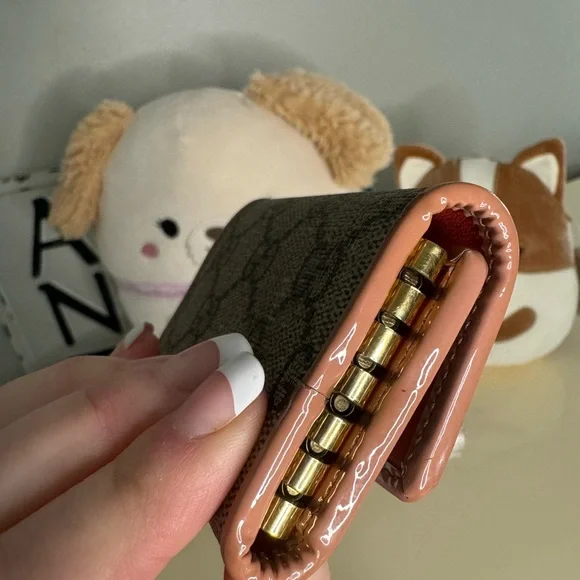 Gucci Key Holder with Pink bow and Orange Interior - Picture 7 of 10